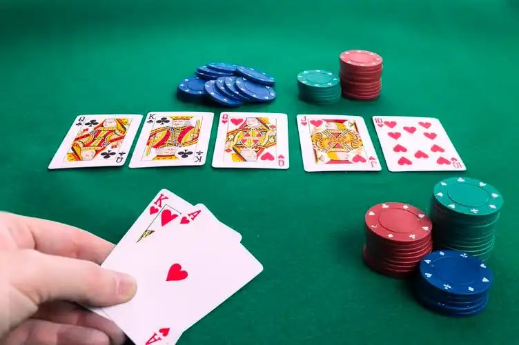 Simbol bernilai tinggi dalam permainan Simbol-simbol Bigger Bass Bonanza